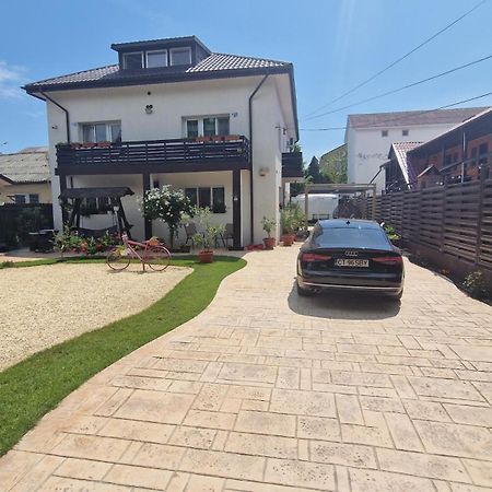 Отель Casa Sebastian Костинешти Экстерьер фото