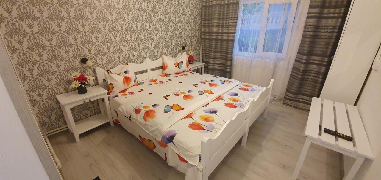 Отель Casa Sebastian Костинешти Номер фото
