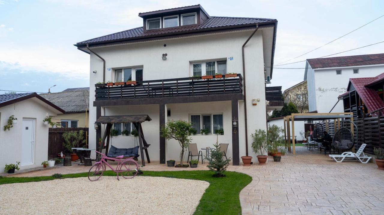 Отель Casa Sebastian Костинешти Экстерьер фото