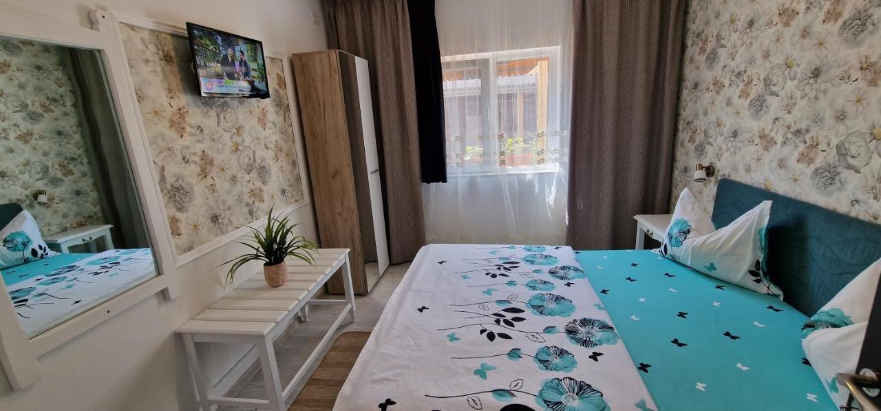 Отель Casa Sebastian Костинешти Номер фото