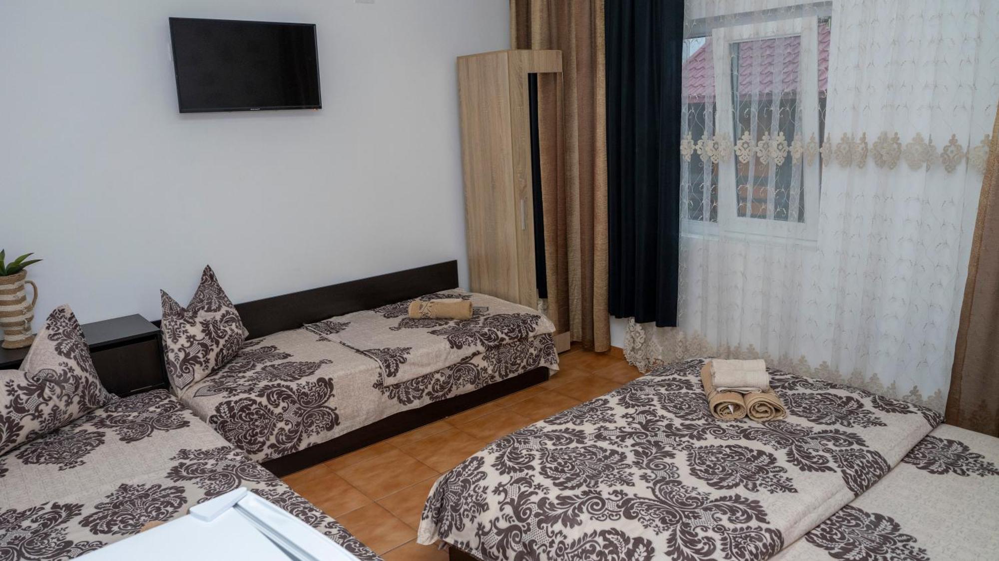 Отель Casa Sebastian Костинешти Номер фото